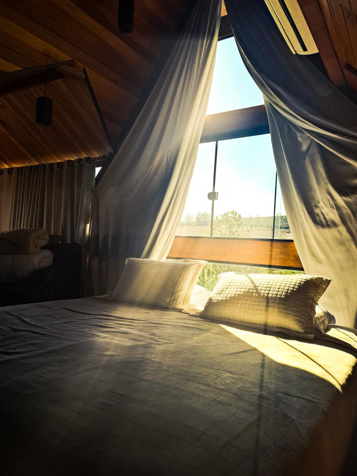 Quarto iluminado pelo sol